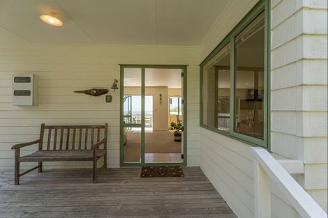 Photo of property in 2 Tairua Heights, Tairua, 3508