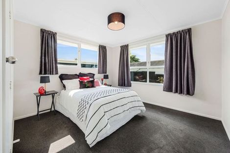 Photo of property in 8 Blake Road, Mangere East, Auckland, 2024