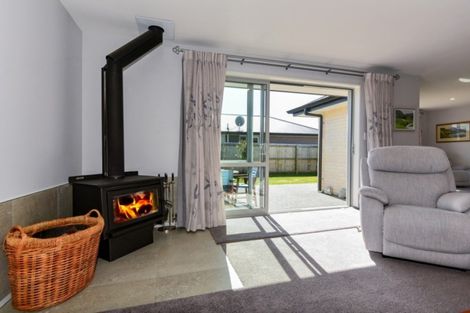 Photo of property in 10 William Hyde Place, Darfield, 7510