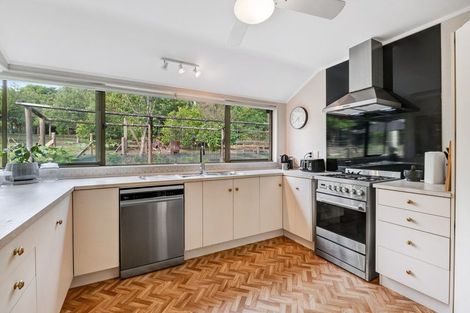 Photo of property in 1688 South Head Road, South Head, Helensville, 0874