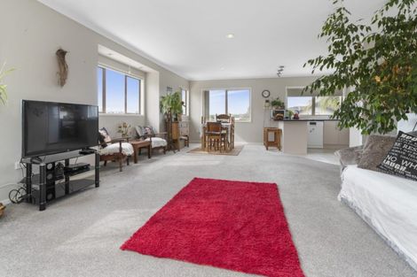 Photo of property in 12 Valley Fields Place, Pukekohe, 2120