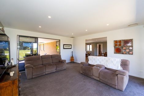 Photo of property in 690 Swamp Road, Puketapu, Napier, 4183