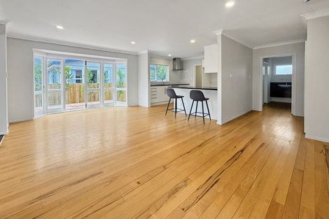 Photo of property in 55 Cambridge Road, Riverhead, 0820