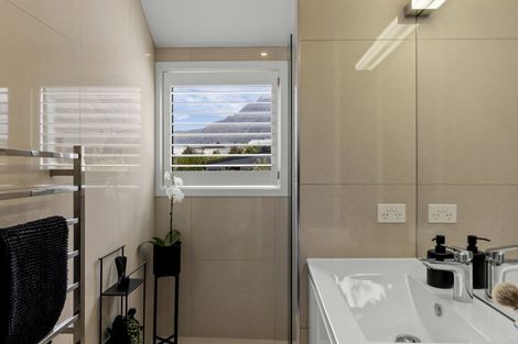 Photo of property in 1 Appin Court, Jacks Point, Queenstown, 9371