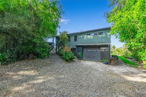 Photo of property in 1736 East Coast Road, Whakatiwai, Miranda, 2473
