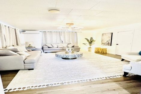 Photo of property in 11c Bamboo Grove, Kelston, Auckland, 0602