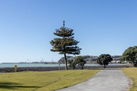 Photo of property in 82 Charles Street, Westshore, Napier, 4110