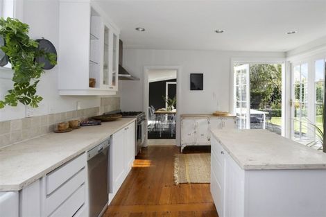 Photo of property in 121 Bristol Street, St Albans, Christchurch, 8014