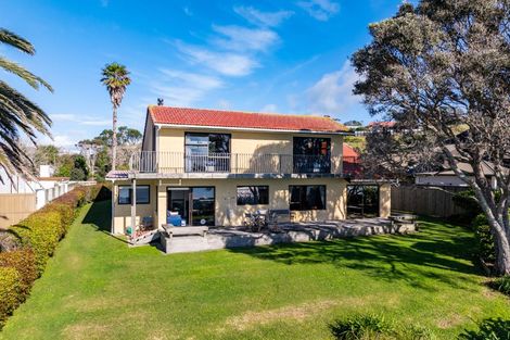 Photo of property in 16 Riverview Place, Waipu, 0582