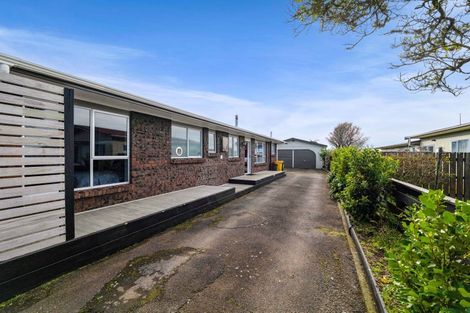 Photo of property in 100 Pembroke Road West, Pembroke, Stratford, 4332