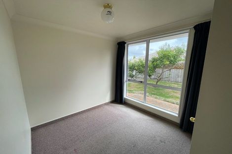 Photo of property in 22 Bearing West Court, Paraparaumu, 5032