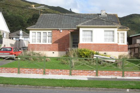 Photo of property in 6 Cleland Crescent, Naenae, Lower Hutt, 5011