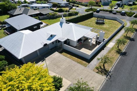 Photo of property in 1 Antonia Place, Kinloch, Taupo, 3377