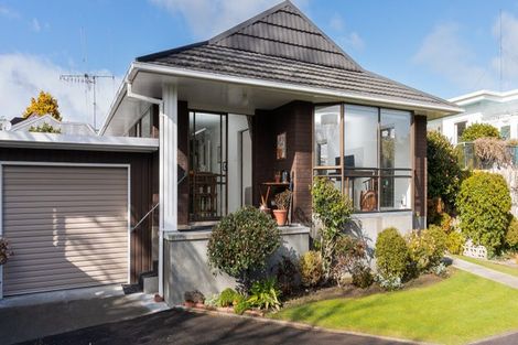 Photo of property in 3 Phoenix Avenue, Hokowhitu, Palmerston North, 4410