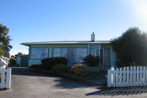 Photo of property in 42 Abraham Crescent, Milson, Palmerston North, 4414