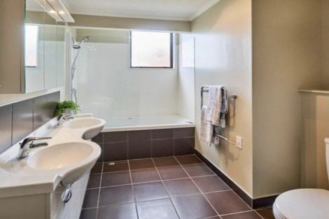 Photo of property in 51 Peterhouse Street, Tawa, Wellington, 5028