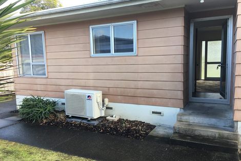 Photo of property in 37 Oakfield Crescent, Pukete, Hamilton, 3200