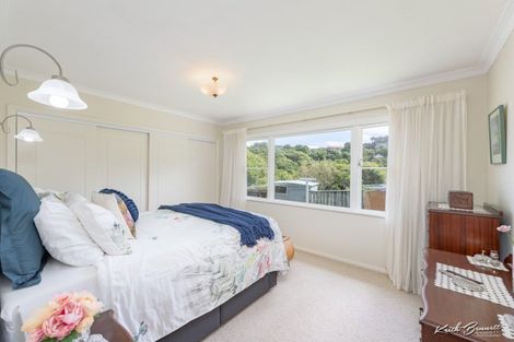 Photo of property in 39 Maungaraki Road, Korokoro, Lower Hutt, 5012