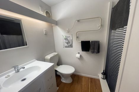 Photo of property in 43 Surf Road, Stanmore Bay, Whangaparaoa, 0932