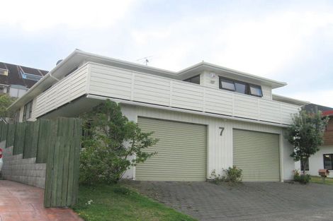 Photo of property in 7 Waiwera Crescent, Maupuia, Wellington, 6022