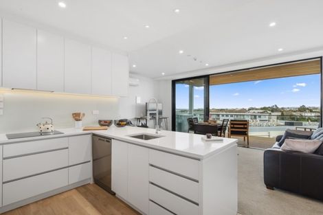 Photo of property in 304/8b Lake Pupuke Drive, Takapuna, Auckland, 0622