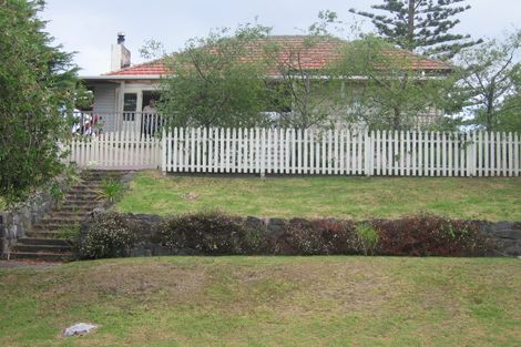 Photo of property in 1/1a Margaret Place, Milford, Auckland, 0620