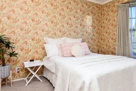 Photo of property in 16 Cattanach Street, St Andrews, Hamilton, 3200