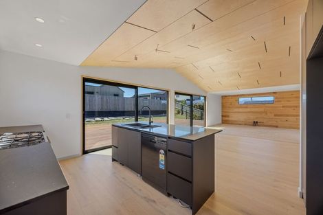 Photo of property in 41 Mount Linton Avenue, Wanaka, 9305