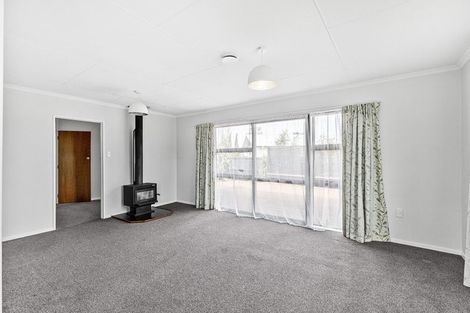 Photo of property in 3 Apollo Parade, Milson, Palmerston North, 4414