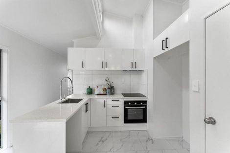 Photo of property in 7 Aden Place, Clendon Park, Auckland, 2103