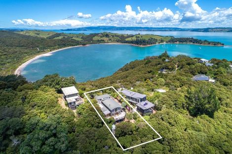 Photo of property in 19 Bella Vista Road, Omiha, Waiheke Island, 1081