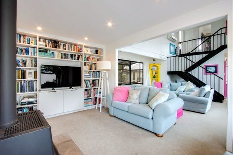 Photo of property in 3 Moana Place, Taradale, Napier, 4112