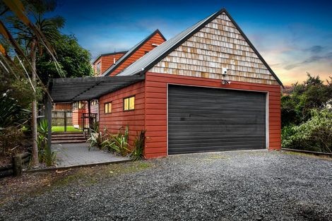 Photo of property in 174 Shaw Road, Oratia, Auckland, 0604
