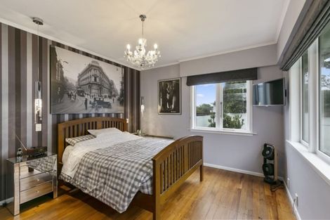 Photo of property in 19 Kingston Heights Road, Kingston, Wellington, 6021