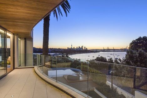 Photo of property in 92 Paritai Drive, Orakei, Auckland, 1071