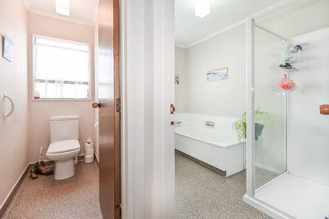 Photo of property in 2/14 Palmer Place, Parkvale, Hastings, 4122