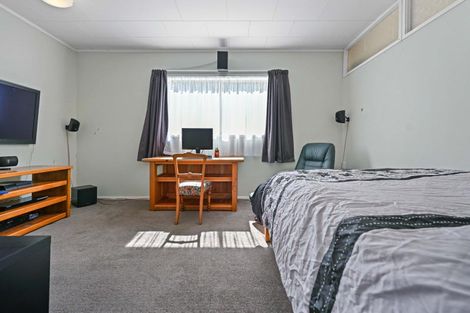 Photo of property in 14 Mcdowall Place, Queenwood, Hamilton, 3210