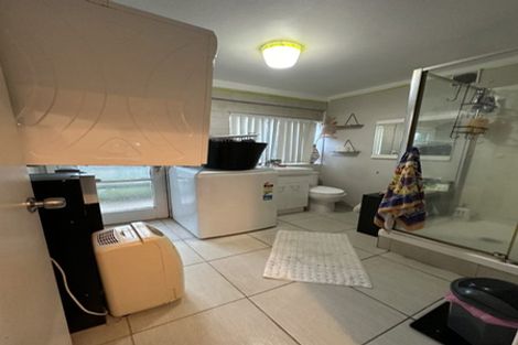 Photo of property in 6 Minton Place, Manurewa, Auckland, 2102