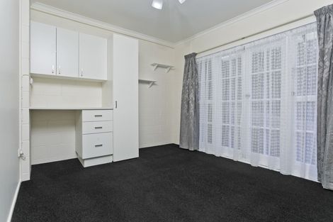 Photo of property in 2/8 Abbeygate Street, Birkdale, Auckland, 0626