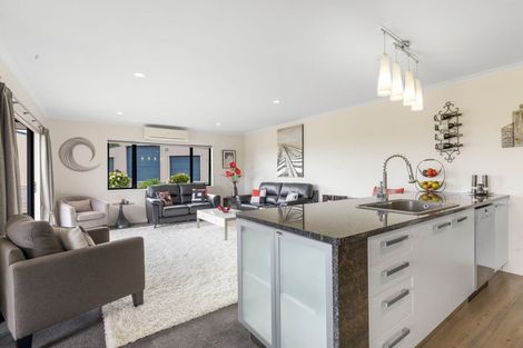 Photo of property in 98 Pitt Road, Hillsborough, New Plymouth, 4372