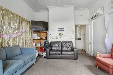 Photo of property in 143 Queen Street, North Dunedin, Dunedin, 9016