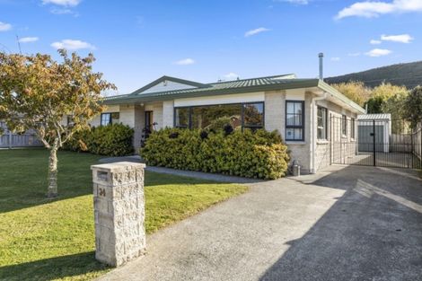 Photo of property in 34 Mary Huse Grove, Manor Park, Lower Hutt, 5019
