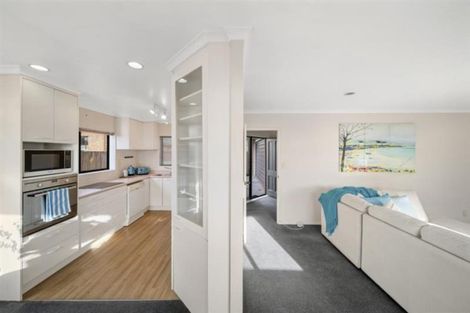 Photo of property in 12 Botanic View, Manurewa, Auckland, 2105