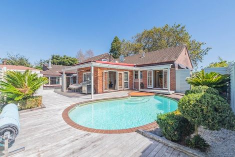 Photo of property in 40 Youngs Road, Papakura, 2110