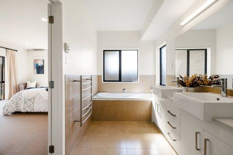 Photo of property in 7 Amberley Place, Flagstaff, Hamilton, 3210