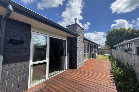 Photo of property in 18 Marie Costello Way, Beach Haven, Auckland, 0626