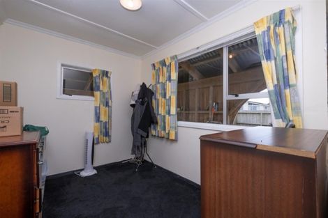 Photo of property in 9 York Street, Eltham, 4322