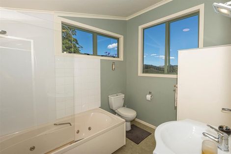 Photo of property in 3 Oakura Road, Oakura, Hikurangi, 0184