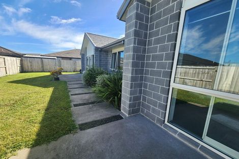 Photo of property in 19 Naeo Close, Papamoa Beach, Papamoa, 3118