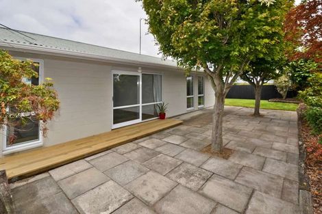 Photo of property in 2/261 Lake Terrace Road, Shirley, Christchurch, 8061